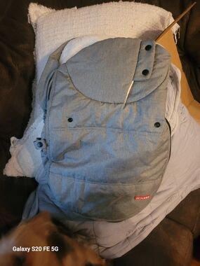 Skip Hop Light Gray  Baby Car Seat Cover with Snap-Flap An Unzipes All The Way
